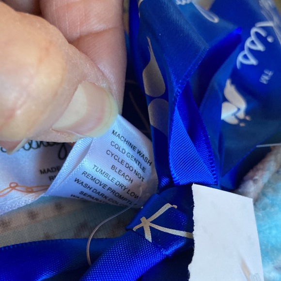 NWT - Ladies Pajamas Set - Picture 4 of 4